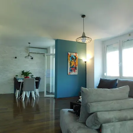 Luna Apartment
